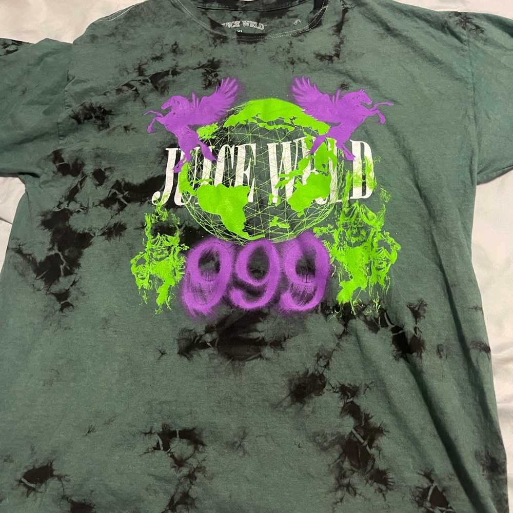 Juice wrld shirt. Never worn before! Size xl. Unisex.